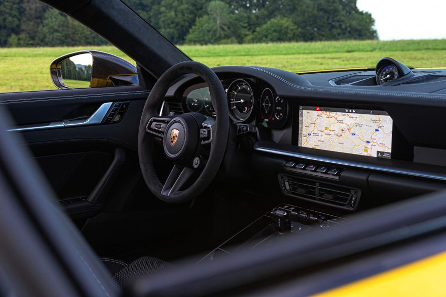 Торпедо Porsche 911 Carrera (992) 2019 года  (WW) (фото 38 из 148)
